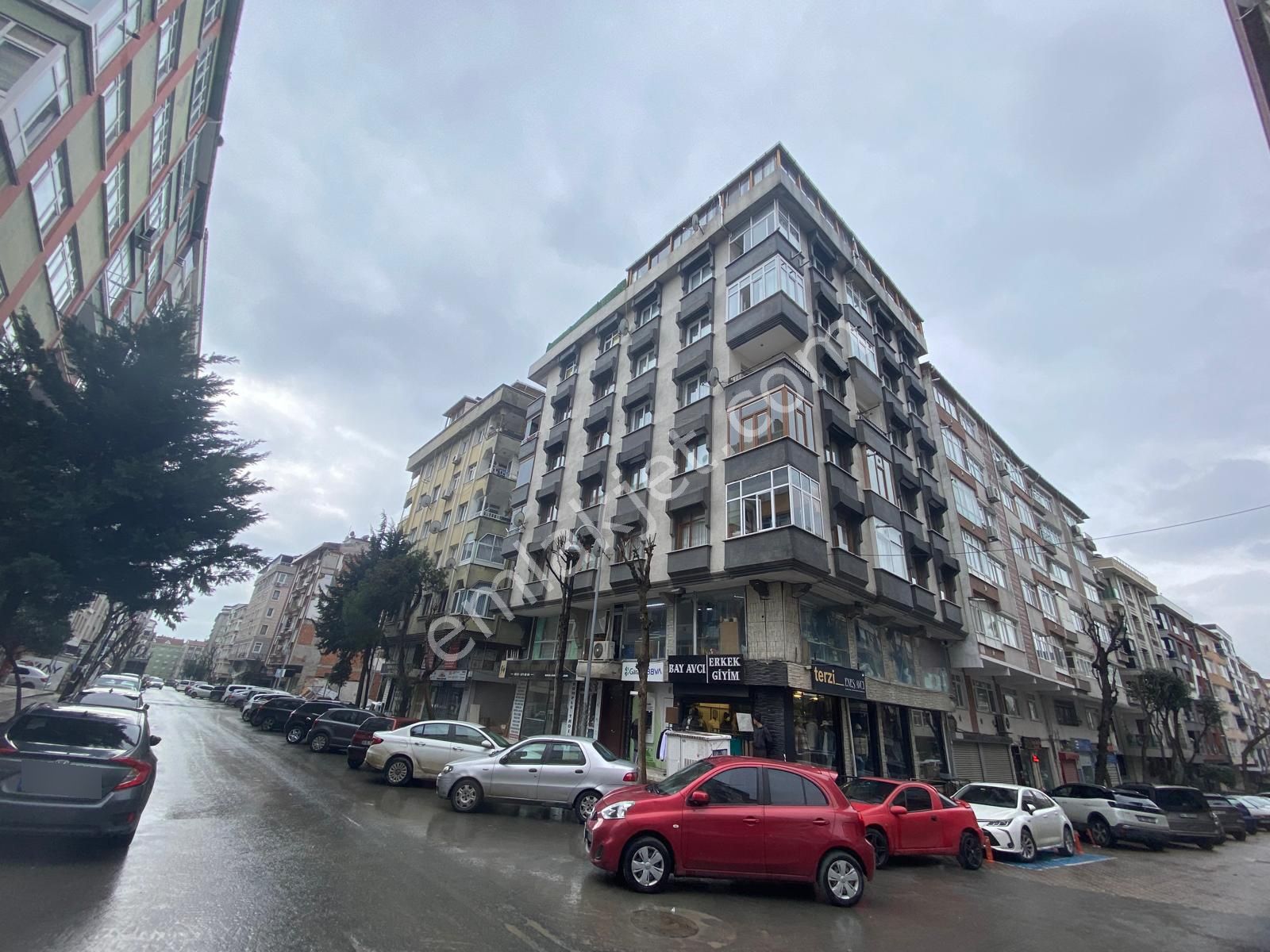 İstanbul House'dan B.evler'de 3+1 Ara Kat Asansörlü Geniş Daire - Görsel 22