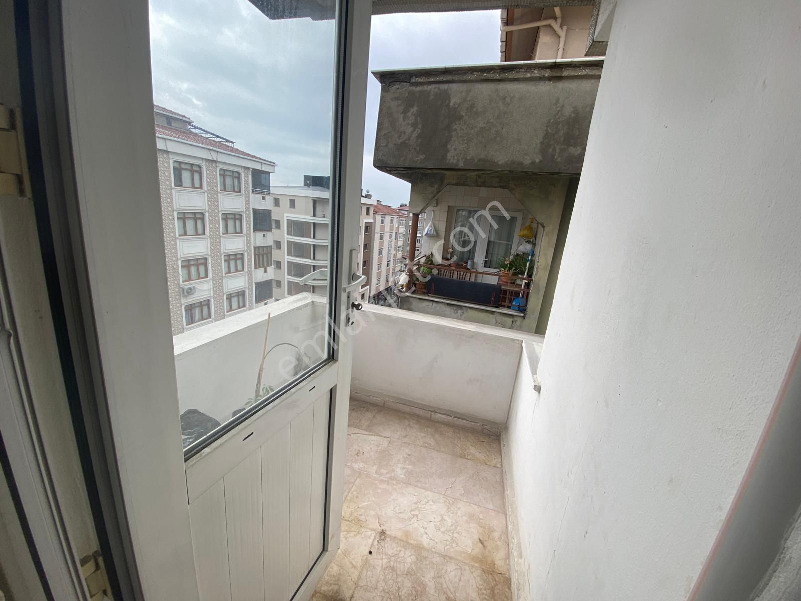 İstanbul House'dan B.evler'de 3+1 Ara Kat Asansörlü Geniş Daire - Görsel 6