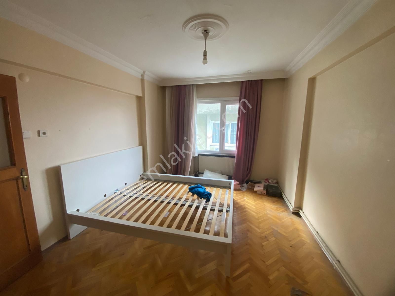 İstanbul House'dan B.evler'de 3+1 Ara Kat Asansörlü Geniş Daire - Görsel 12