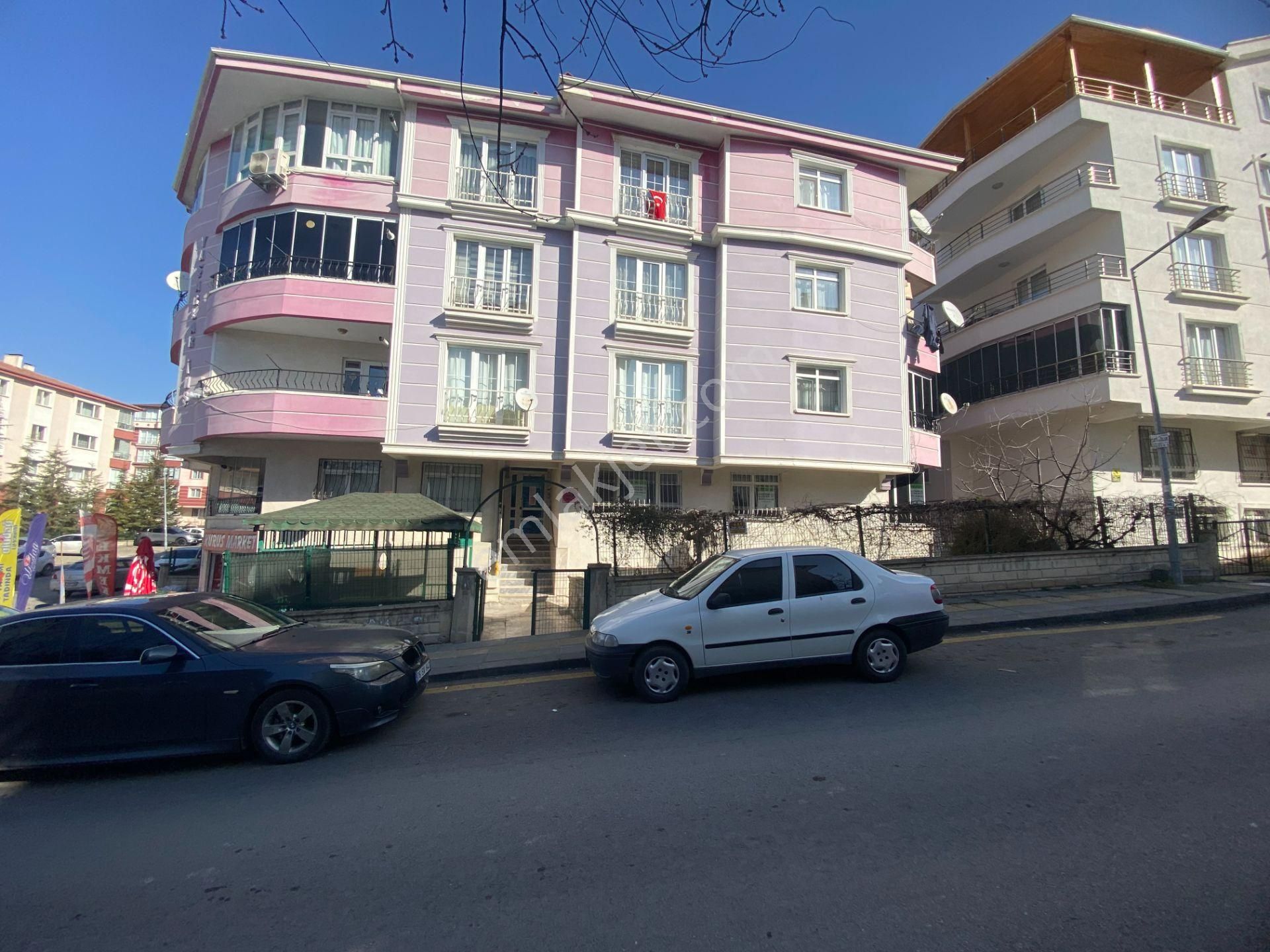 Elvankent Topçu Mah. Ebeveyn Banyolu 3+1 Arakat Kiralık Daire