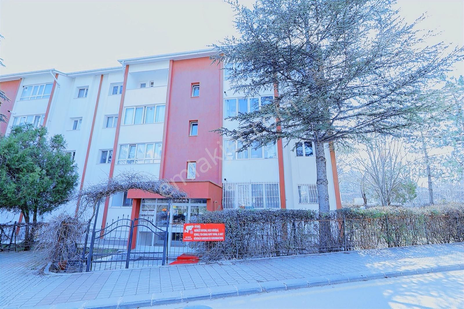 Çankaya Birlik Mahallesi Oyak Sitesi Satılık 3+1 Daire Kök Tapu