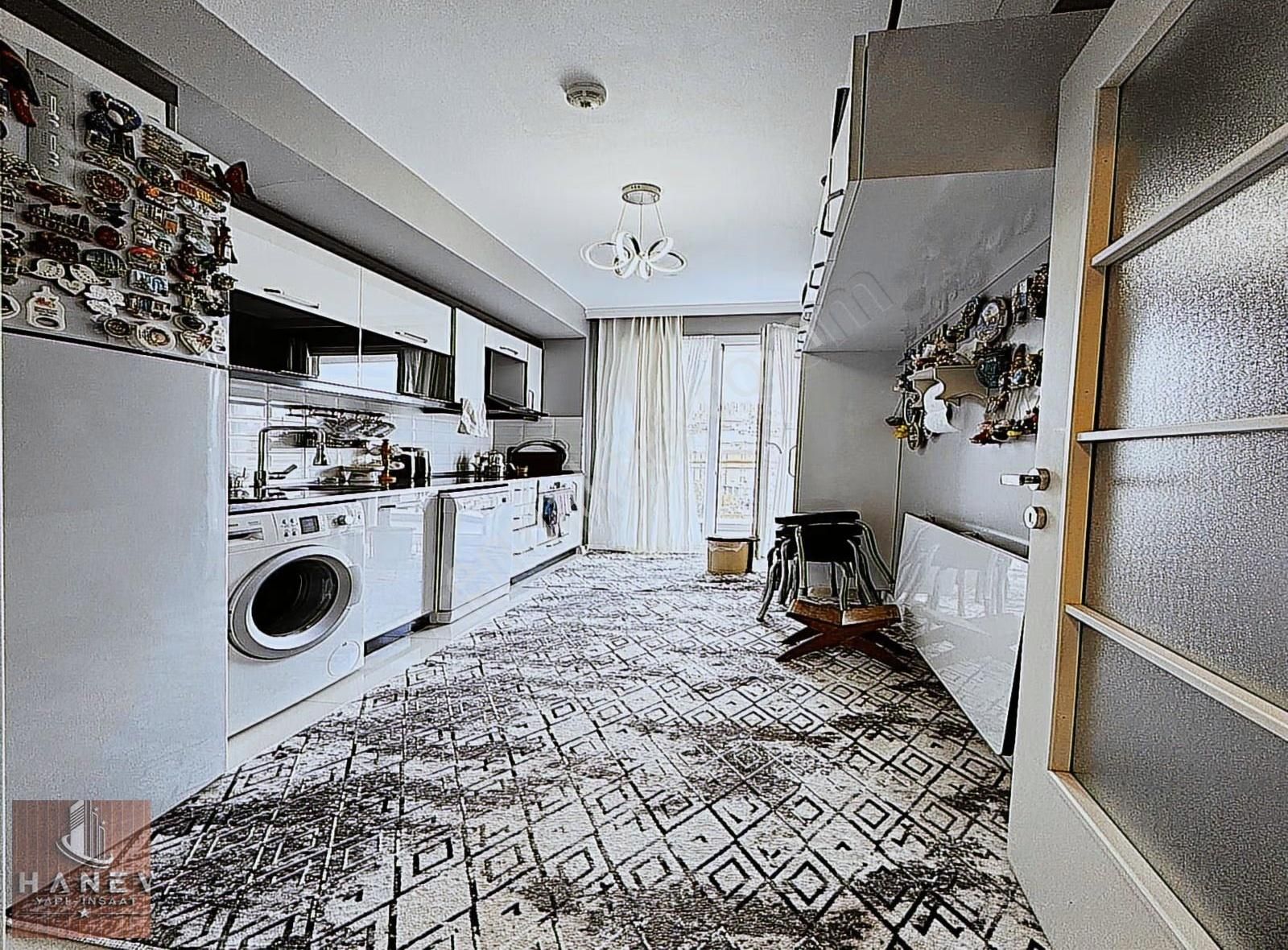 Metrobüse Yakın Güvenlikli Site De Lüks Daire Sizleri Bekliyor ! - Görsel 15