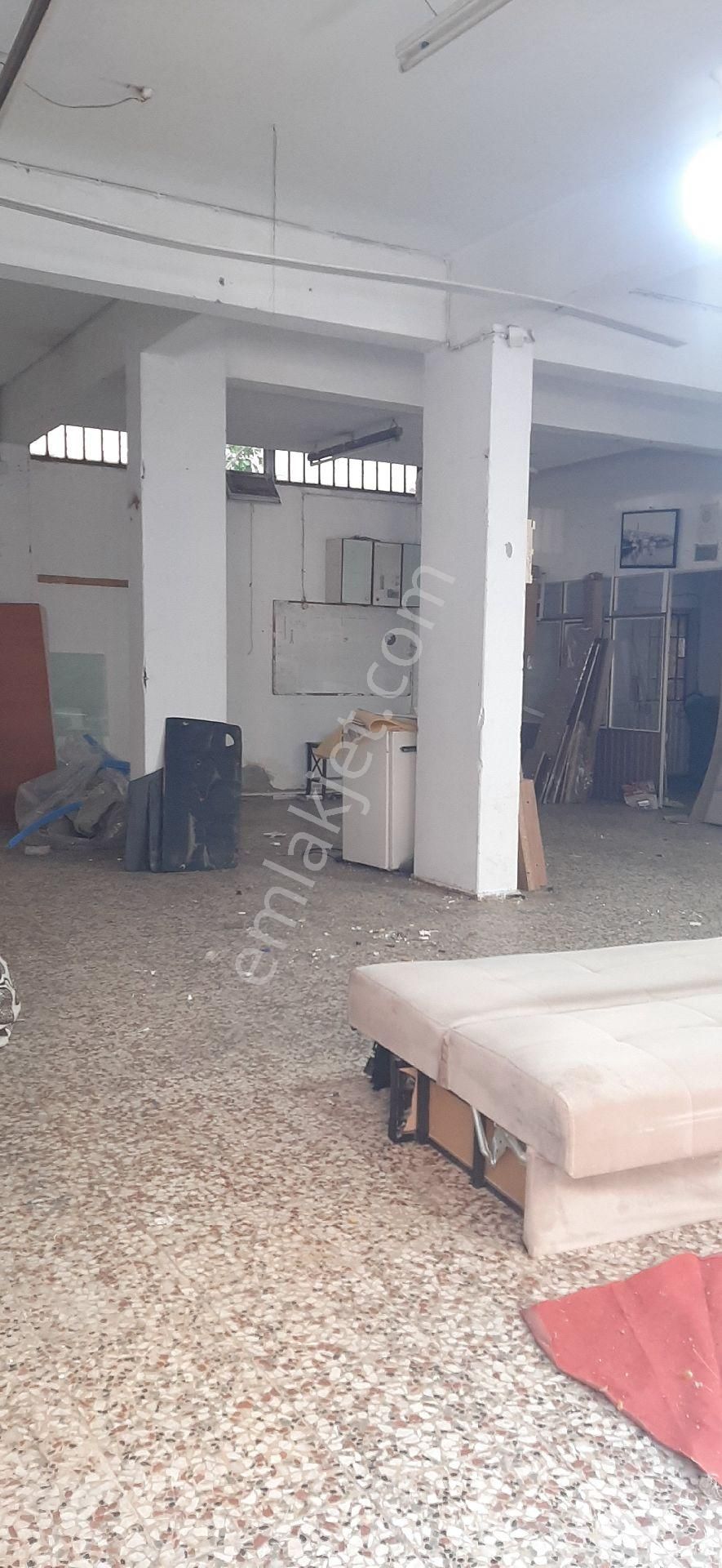 Karabaglar Yunus Emre Mahalleside Kiralık 120mt Dükan - Görsel 9
