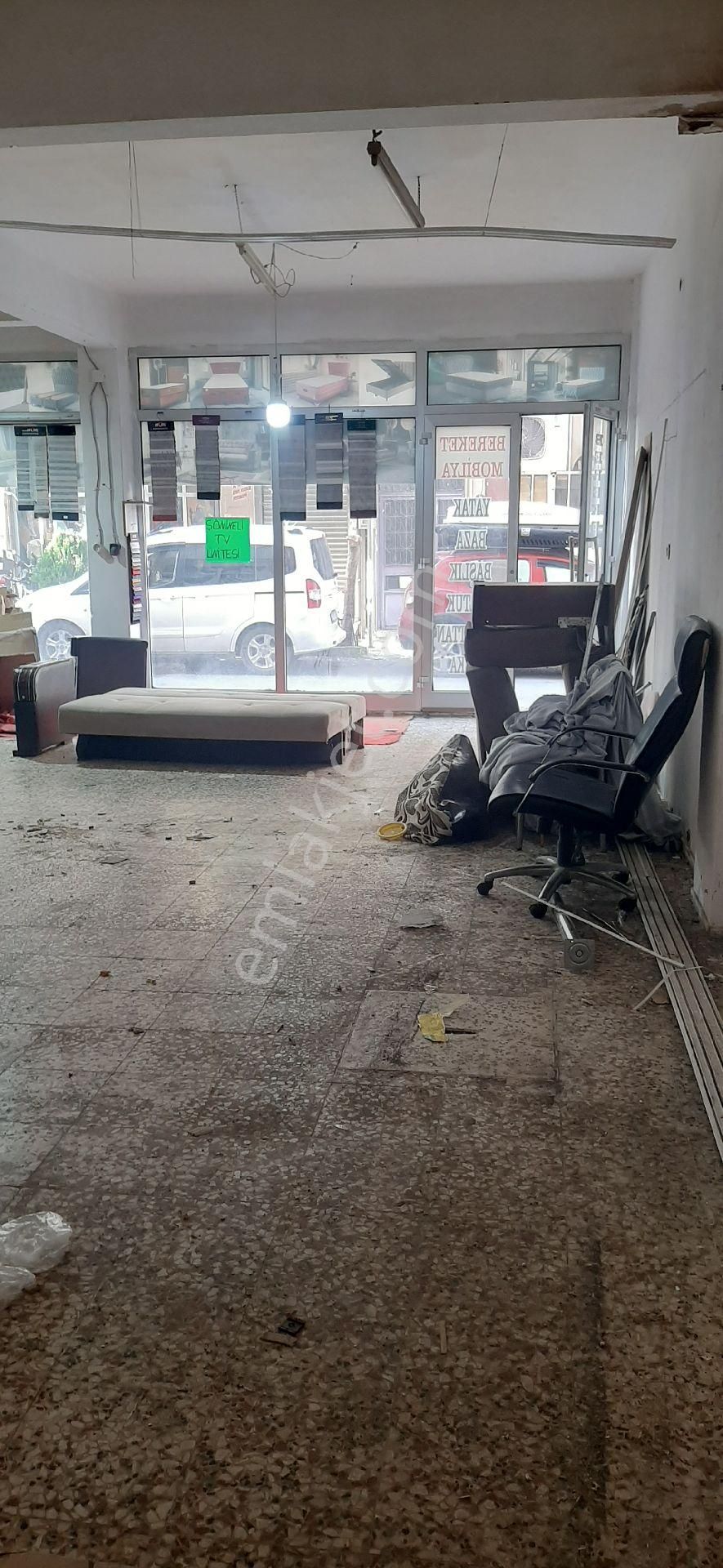 Karabaglar Yunus Emre Mahalleside Kiralık 120mt Dükan - Görsel 11