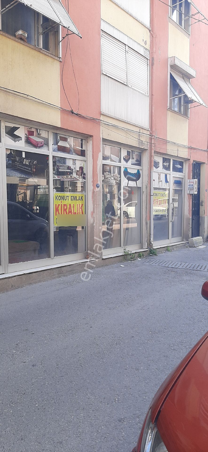 Karabaglar Yunus Emre Mahalleside Kiralık 120mt Dükan - Görsel 2