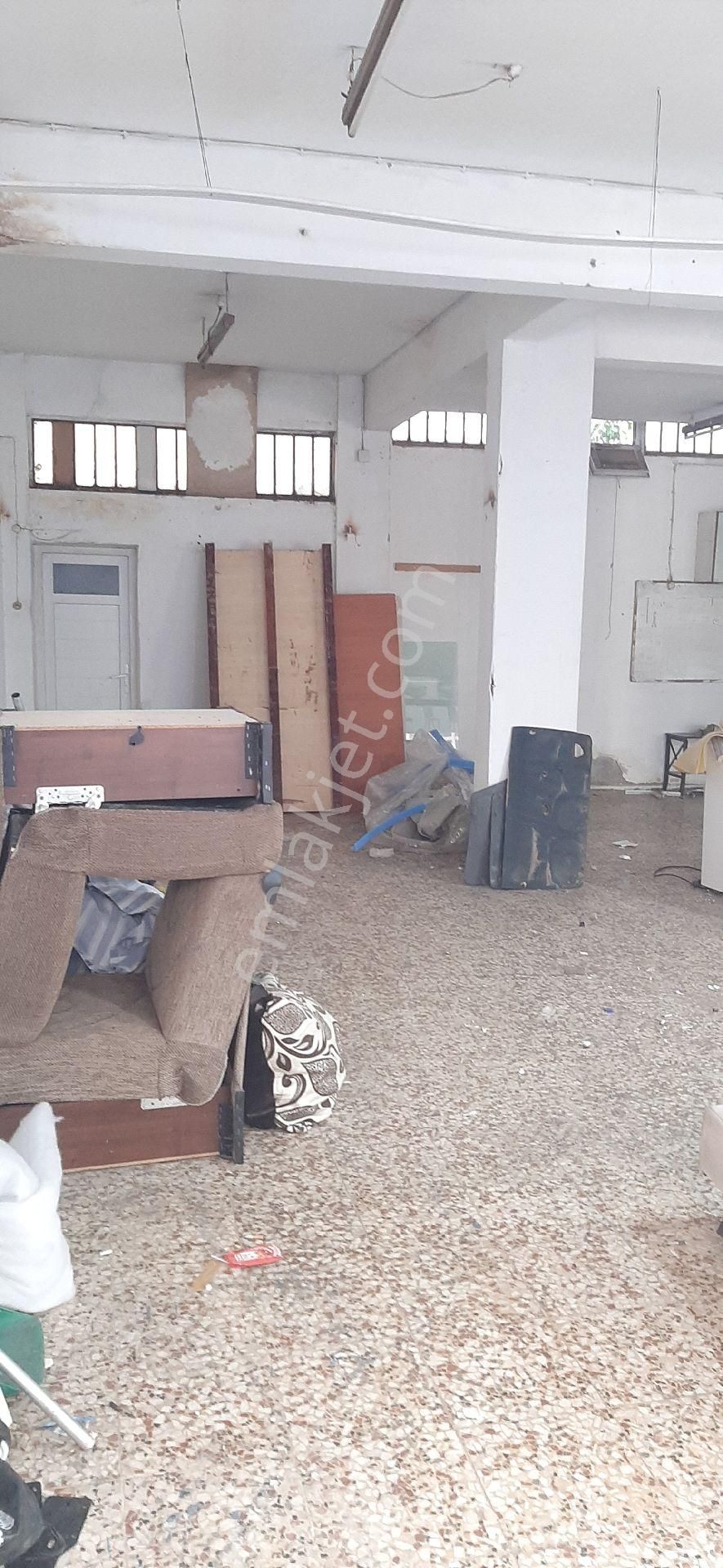 Karabaglar Yunus Emre Mahalleside Kiralık 120mt Dükan - Görsel 4