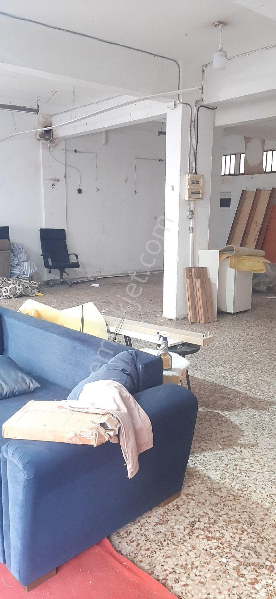 Karabaglar Yunus Emre Mahalleside Kiralık 120mt Dükan - Görsel 6