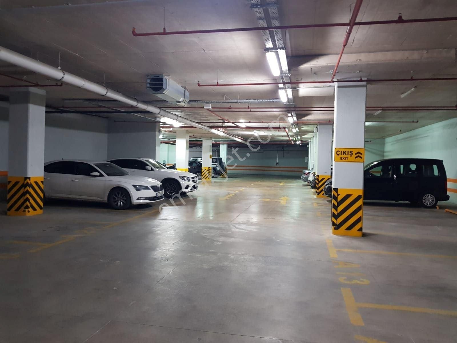 Kadiköy - Sabiha Gökçen Havalimanı Metro Yanı Kartal Kule Teraslı Kiralık 1+0 Ofis -dekorasyonlu- - Görsel 30