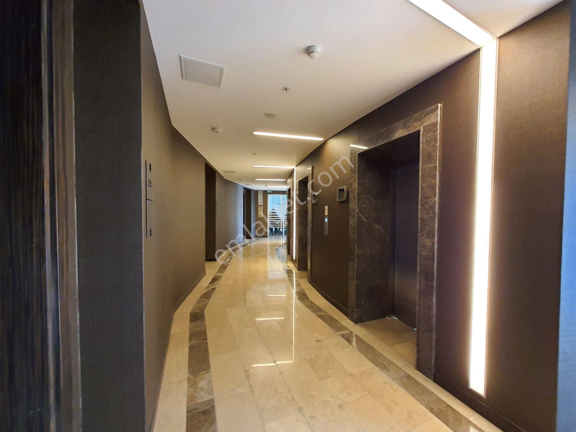 Kadiköy - Sabiha Gökçen Havalimanı Metro Yanı Kartal Kule Teraslı Kiralık 1+0 Ofis -dekorasyonlu- - Görsel 12