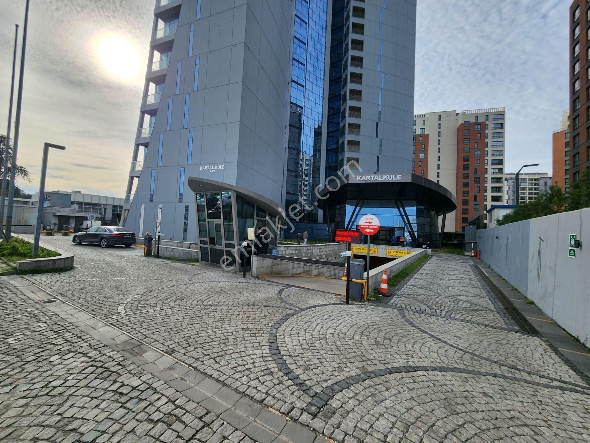 Kadiköy - Sabiha Gökçen Havalimanı Metro Yanı Kartal Kule Teraslı Kiralık 1+0 Ofis -dekorasyonlu- - Görsel 33