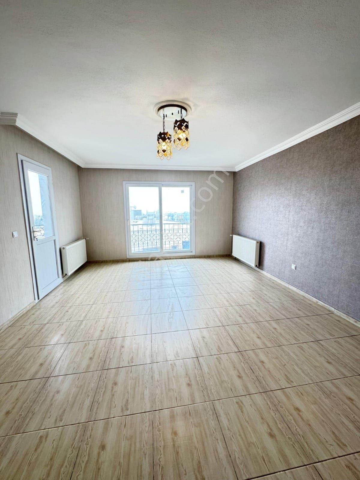 Satılık Mersin Korukent'te Üç Katlı Bahçeli Müstakil Ev 5+1 - Görsel 12