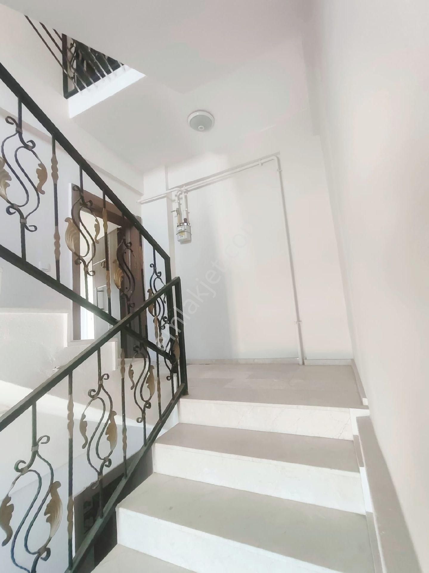 Satılık Mersin Korukent'te Üç Katlı Bahçeli Müstakil Ev 5+1 - Görsel 10