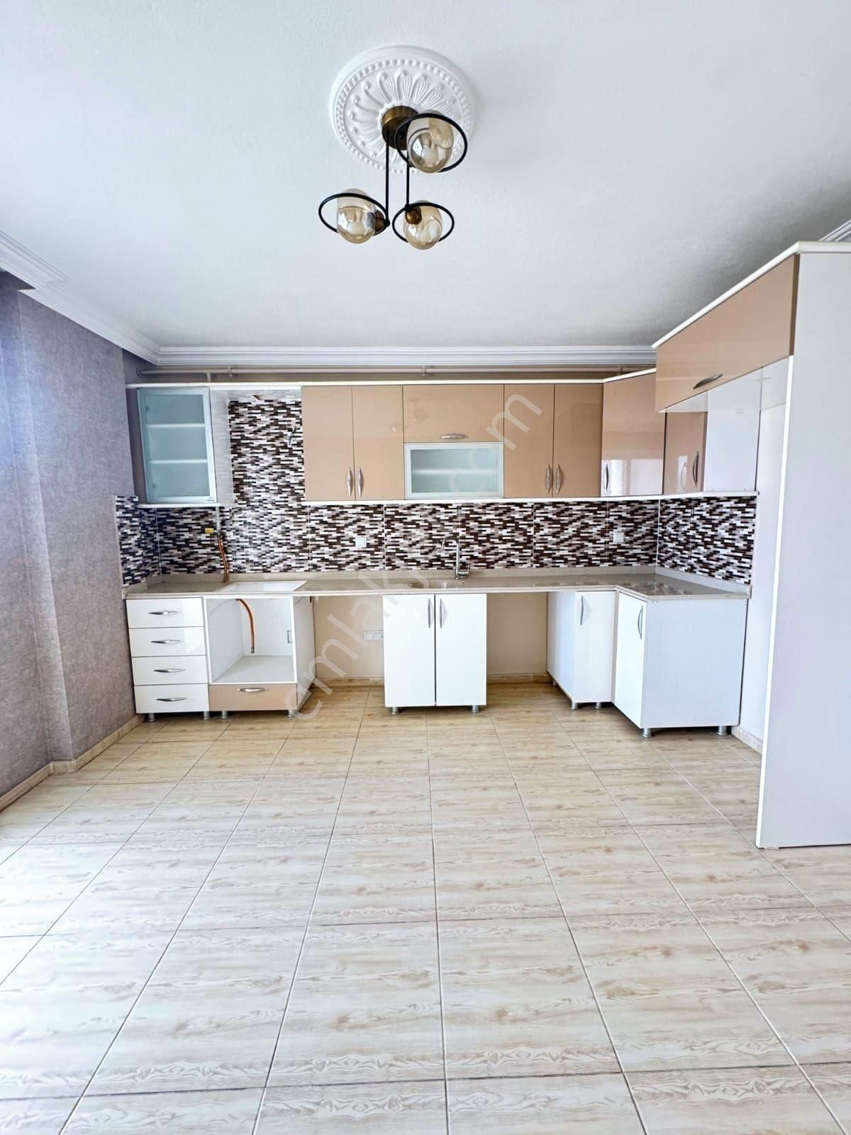 Satılık Mersin Korukent'te Üç Katlı Bahçeli Müstakil Ev 5+1 - Görsel 17