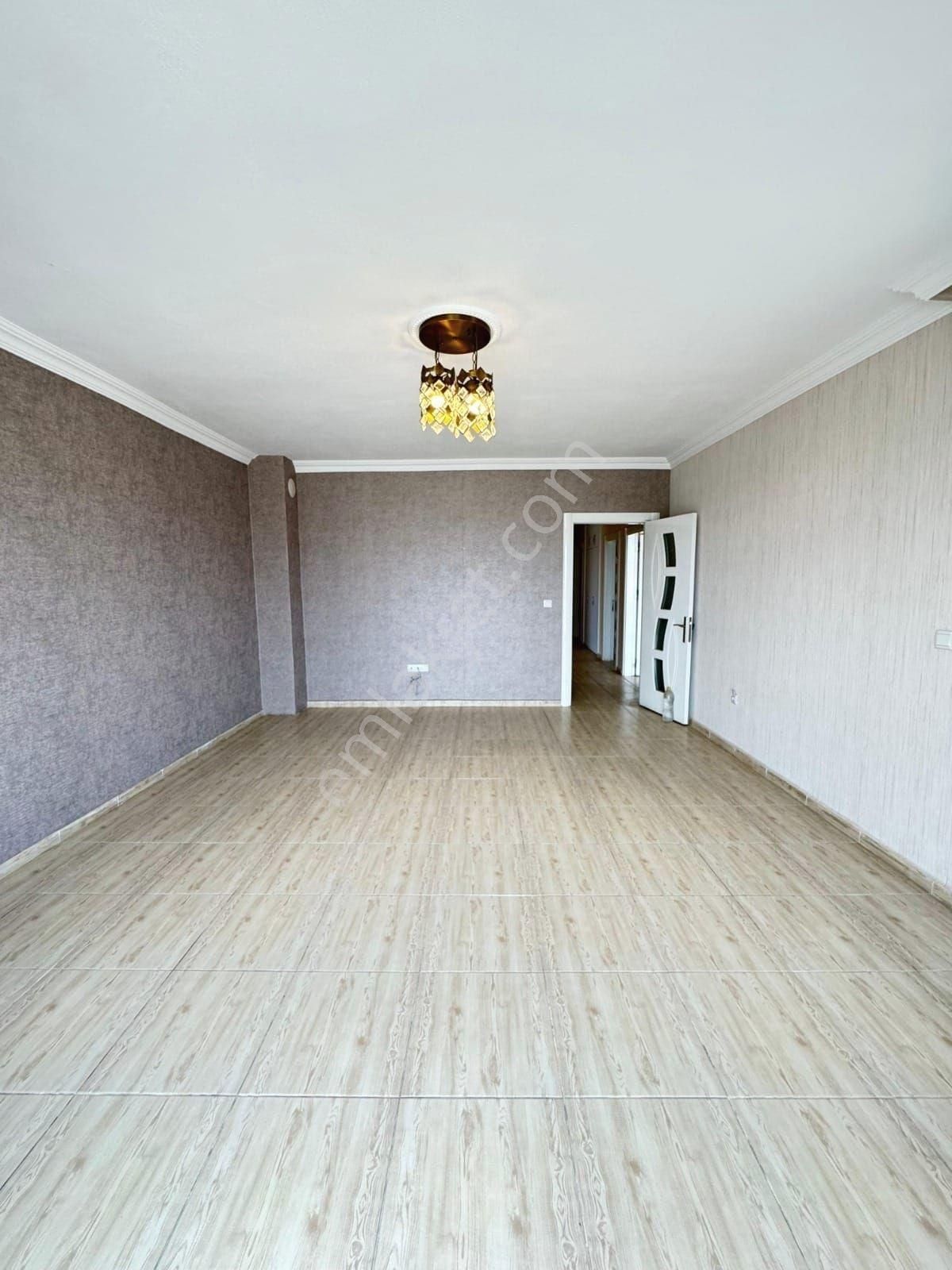 Satılık Mersin Korukent'te Üç Katlı Bahçeli Müstakil Ev 5+1 - Görsel 13