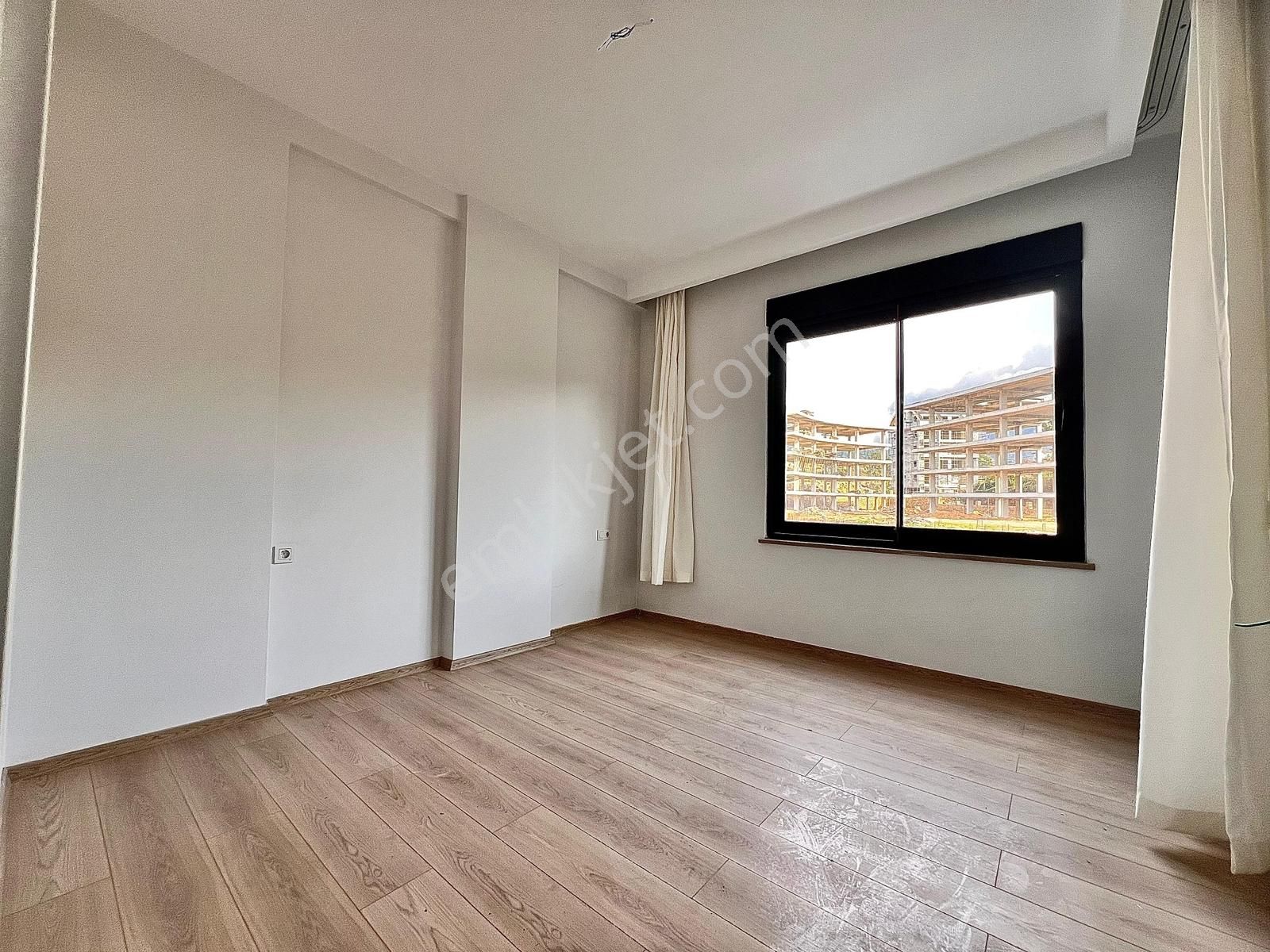 Oba'da Merkezi Konumda Kiralık 1+1 Geniş Daire - Görsel 4