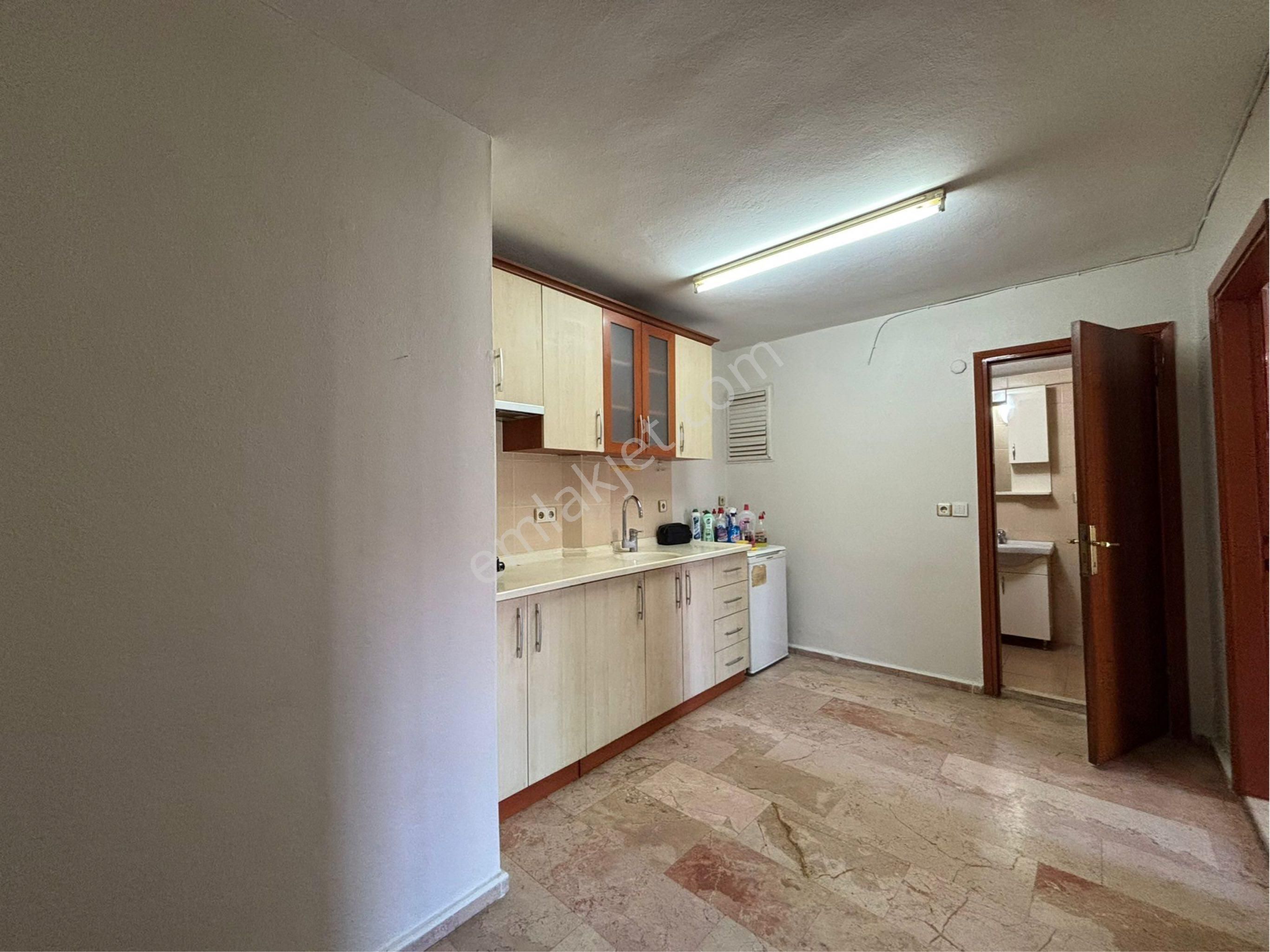 Alsancak Özel Sağlık Karşısı 1+1 Balkonlu 5. Kat Kiralık Daire! - Görsel 9