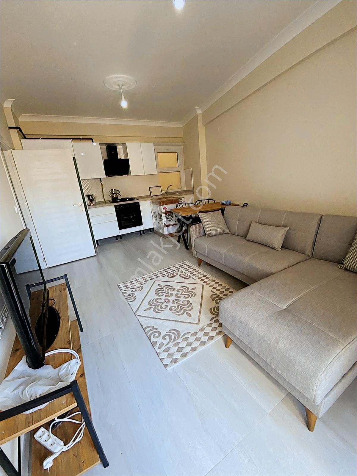 Bergama Zafer Mahallesinde Kiralık 1+1 Kiralık Full Eşyalı Daire - Görsel 10