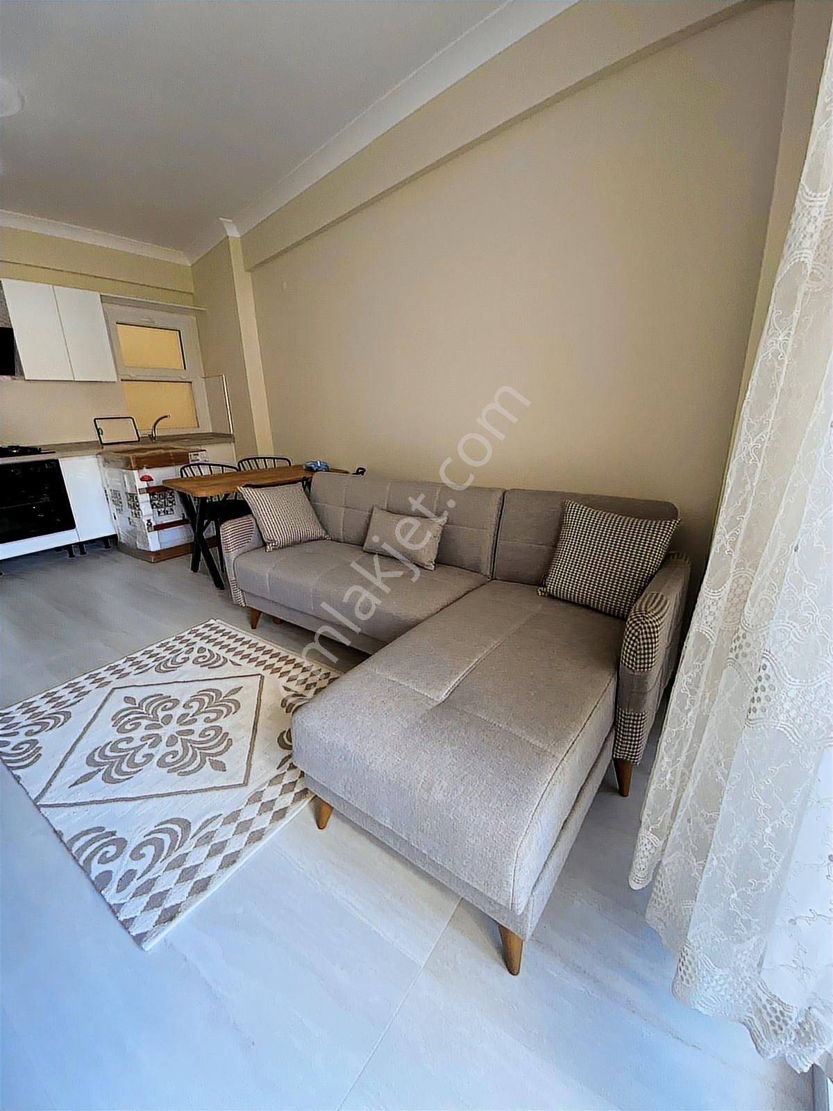 Bergama Zafer Mahallesinde Kiralık 1+1 Kiralık Full Eşyalı Daire - Görsel 21