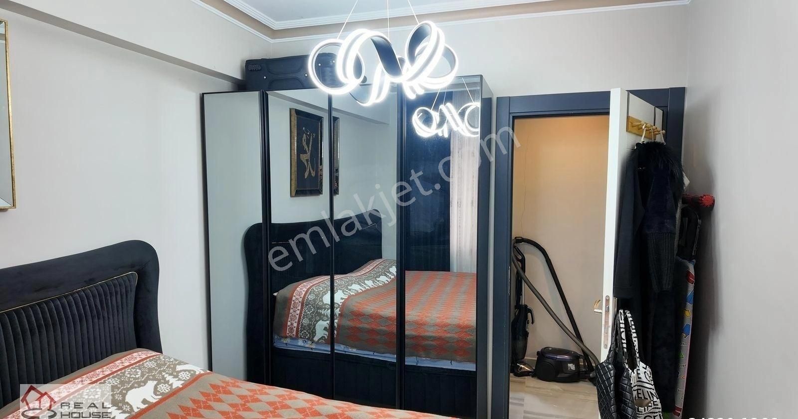 Avcılar Merkezde Metrobüse 2 Dk. Yatırıma Uygun 1+1 Satılık - Görsel 2