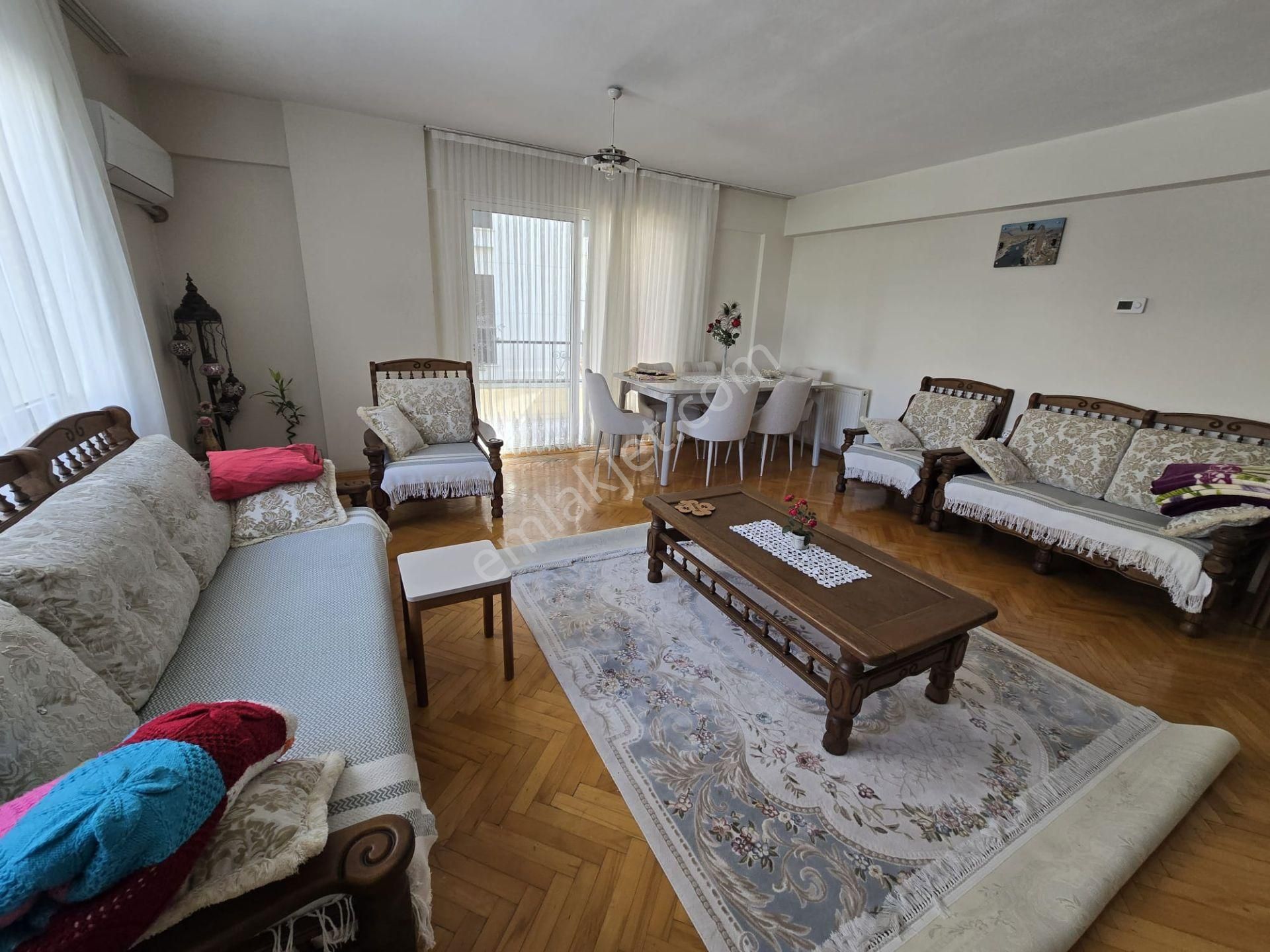 Balçovada Metro Yakını D.gazlı Arakat 143 M.kare Satılık 3+1 Daire - Görsel 3