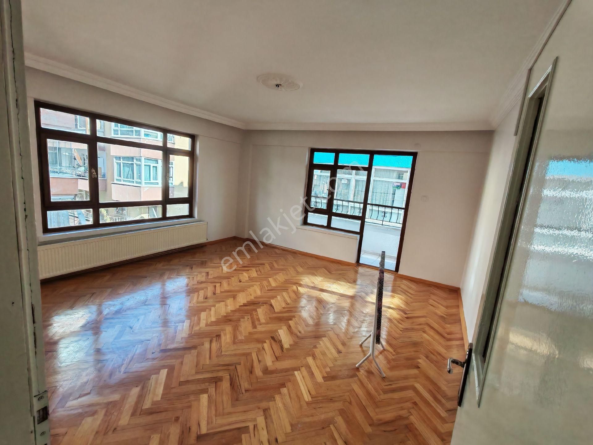 Kuşcağızda Cadde Üzerinde 3+1 Daire