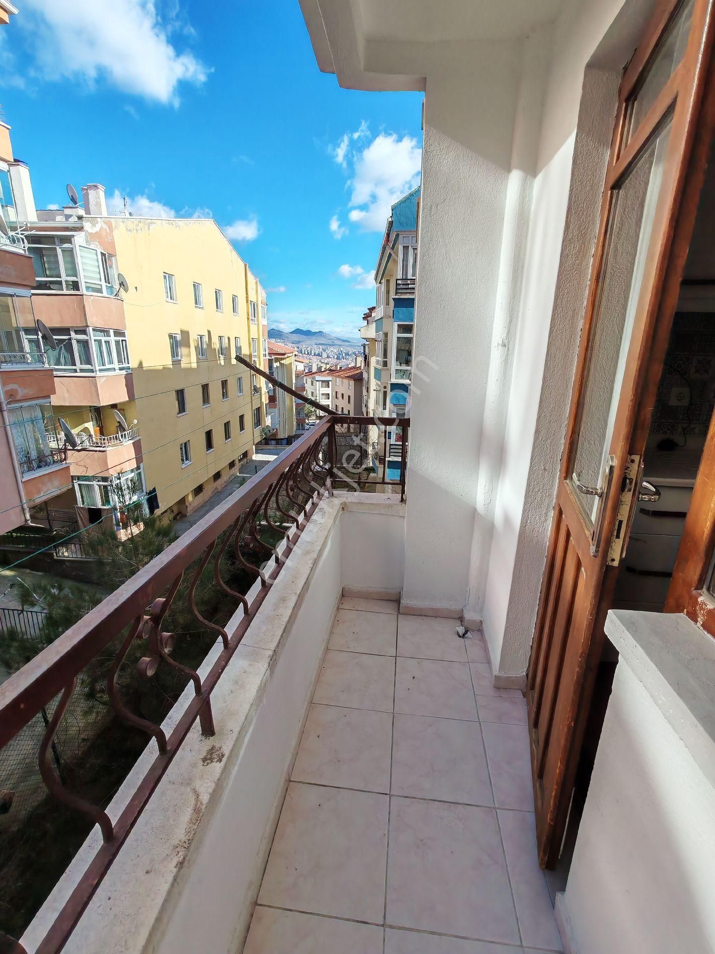 Kuşcağızda Cadde Üzerinde 3+1 Daire - Görsel 9