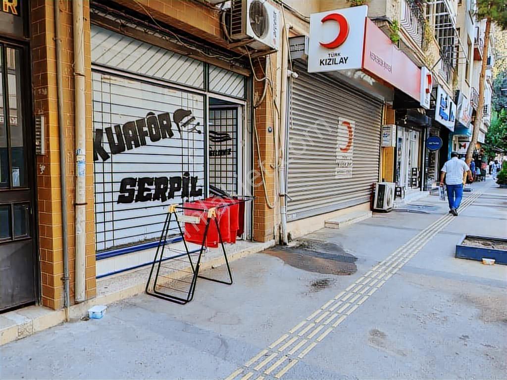 Lise Yolunda İşlek Noktada Satılık Dükkan - Görsel 12