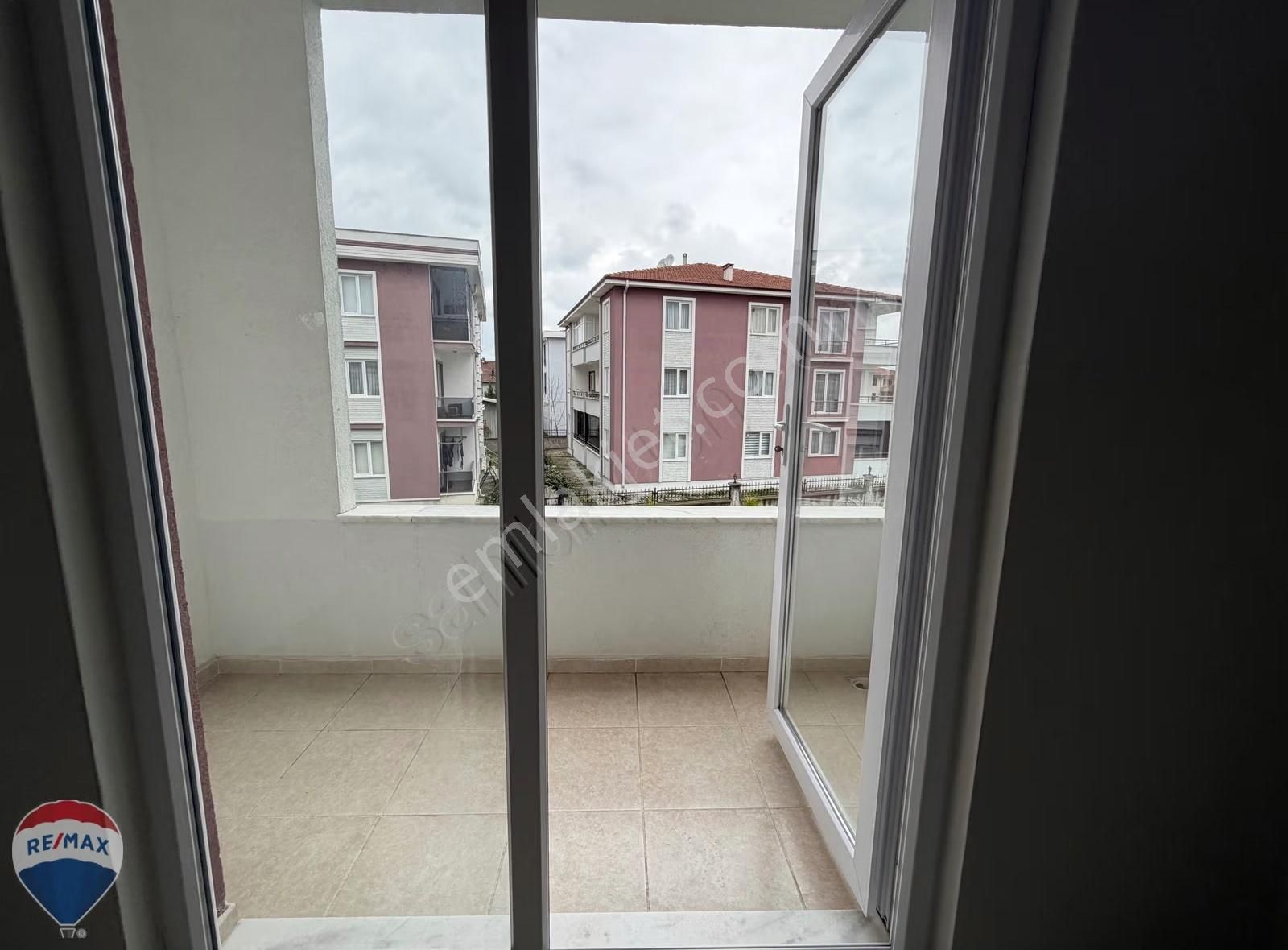 Remax Mavi'den Yazlıkta Kiralık Geniş 2+1 Daire - Görsel 2