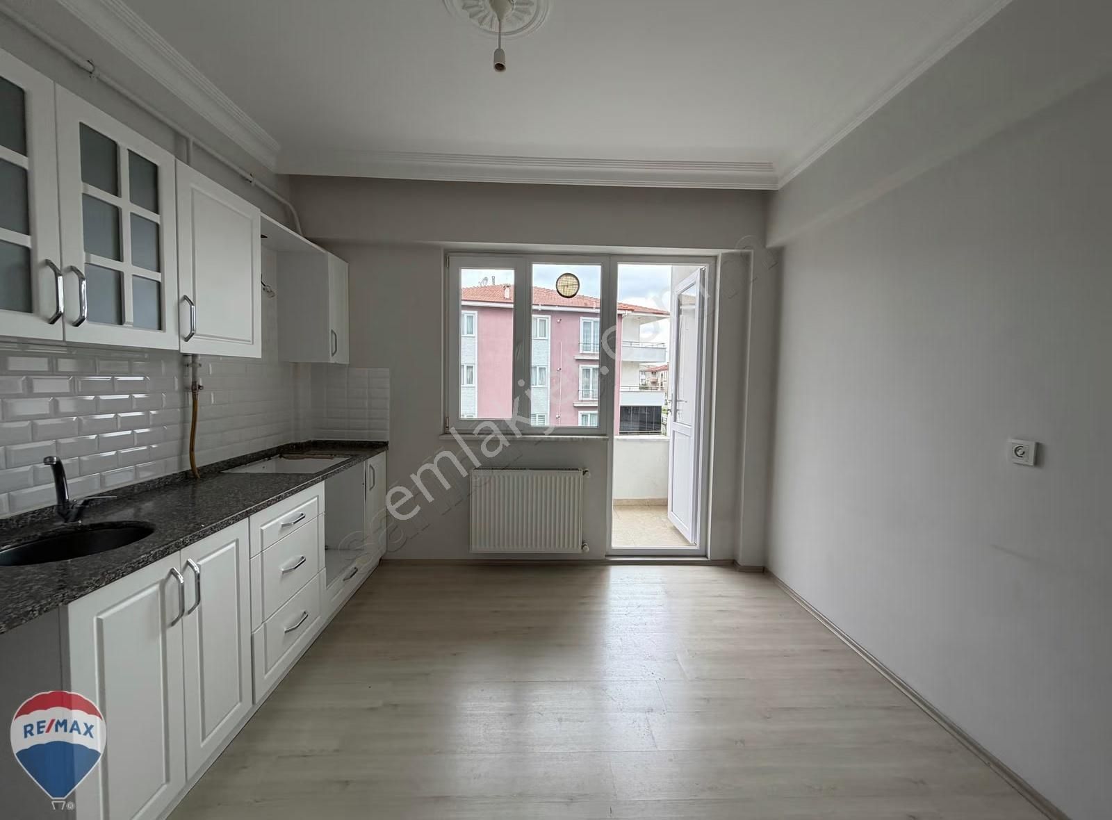 Remax Mavi'den Yazlıkta Kiralık Geniş 2+1 Daire - Görsel 3