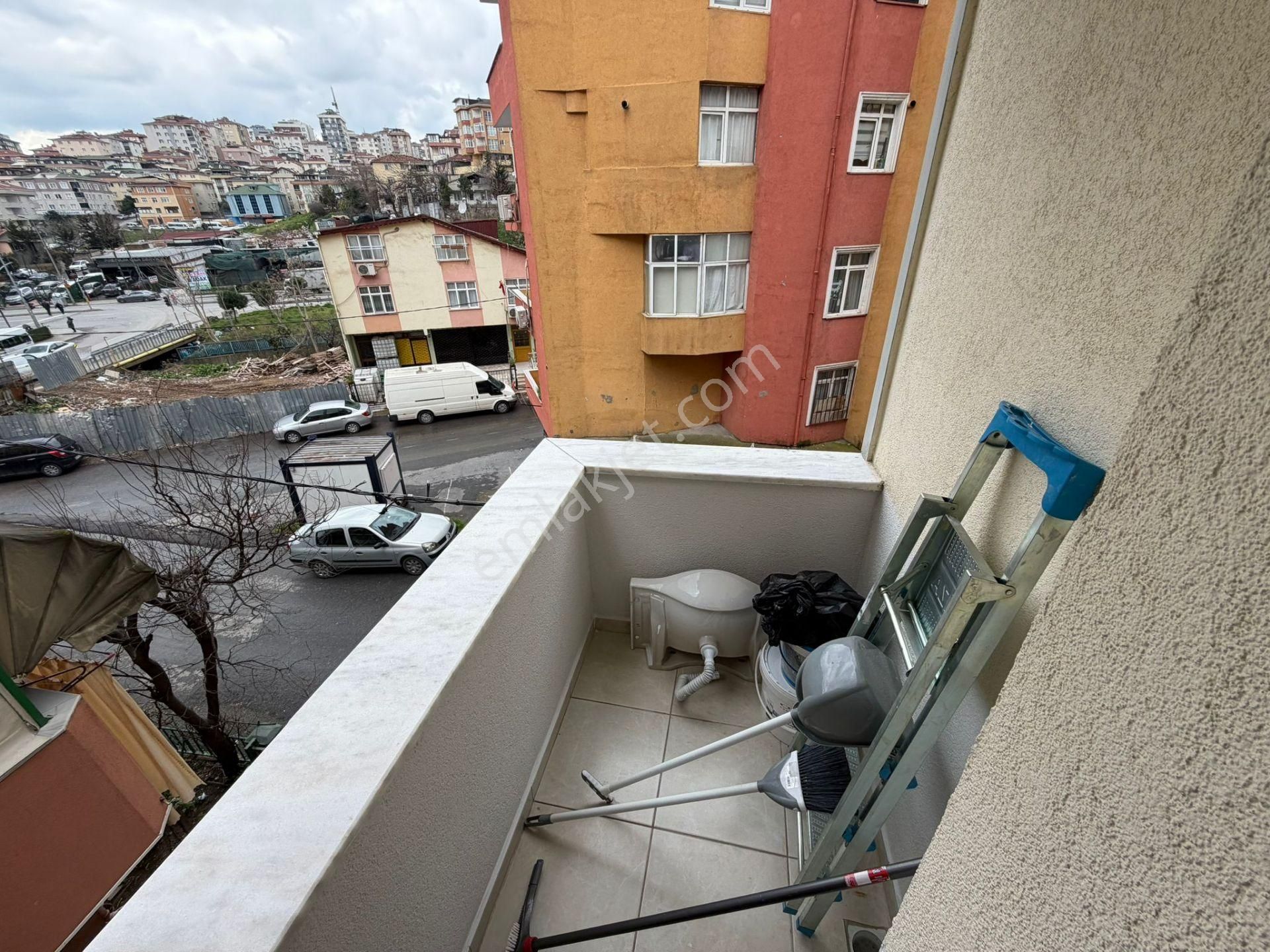Kaçmaz'dan Fındıklı'da Kullanışlı Metrekareli Katta Balkonlu 1+1 - Görsel 31