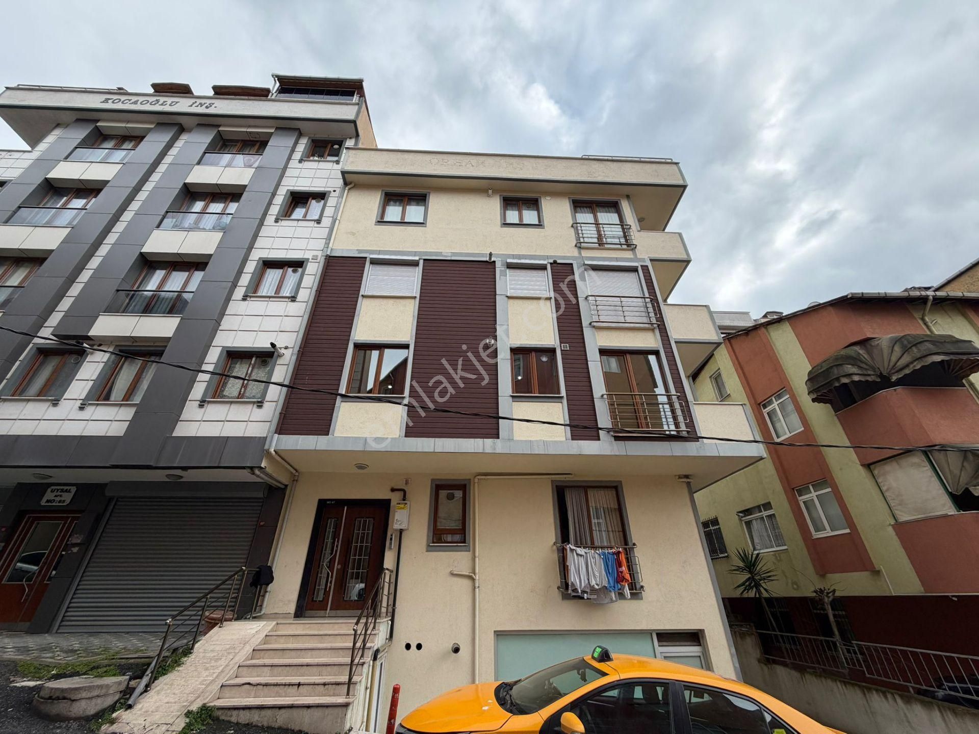 Kaçmaz'dan Fındıklı'da Kullanışlı Metrekareli Katta Balkonlu 1+1 - Görsel 32