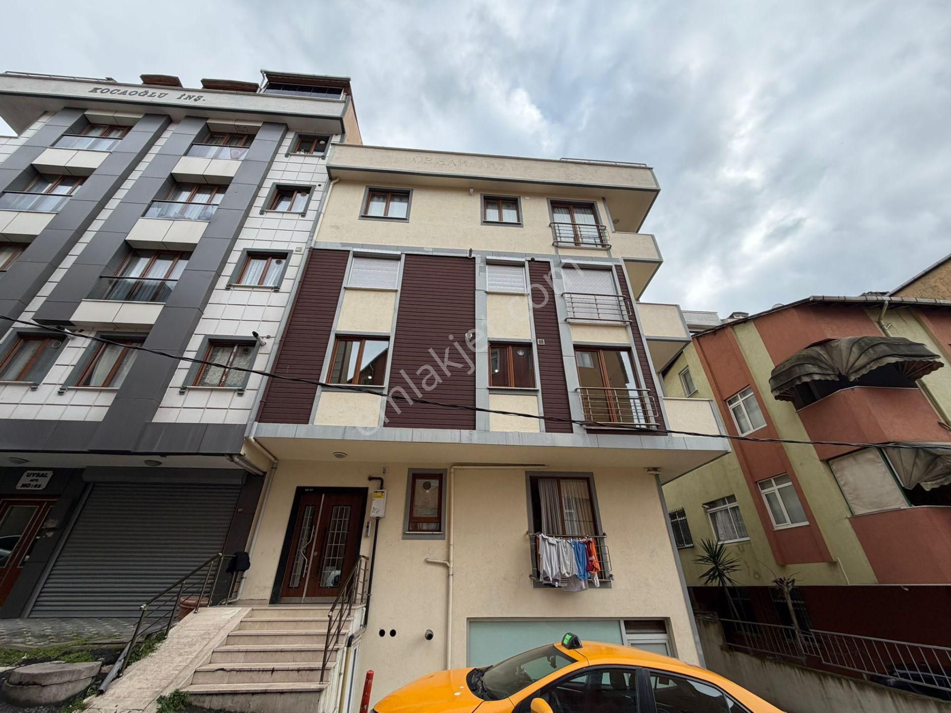Kaçmaz'dan Fındıklı'da Kullanışlı Metrekareli Katta Balkonlu 1+1 - Görsel 33