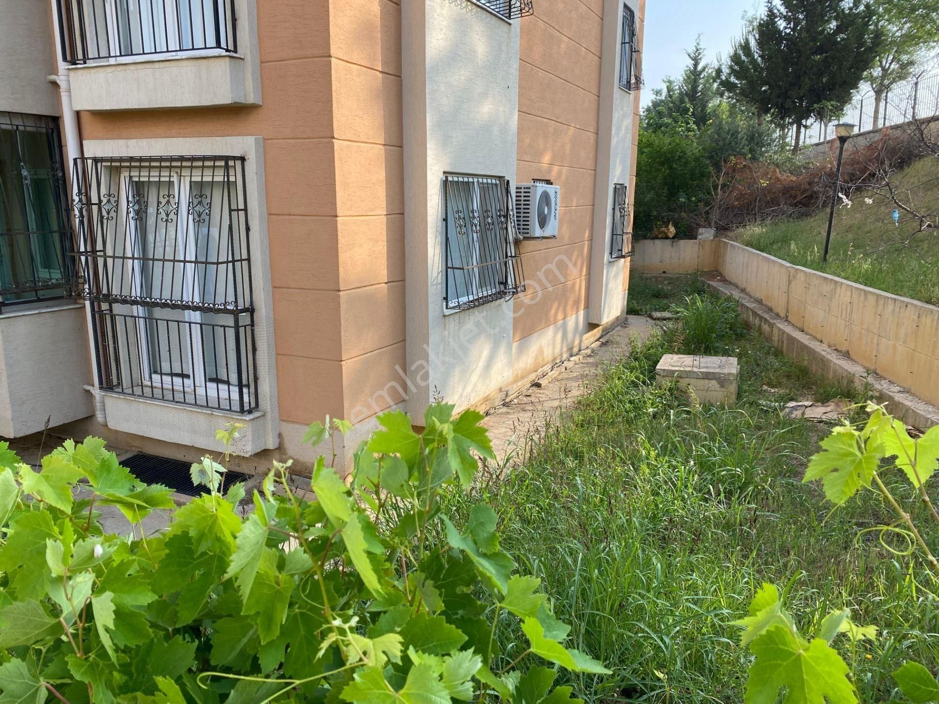 Berrin Nadir'den Doğa İçinde Yatay Mimari Bahçe Katı Kapalı Mutfak Site İçi 3+1 - Görsel 17