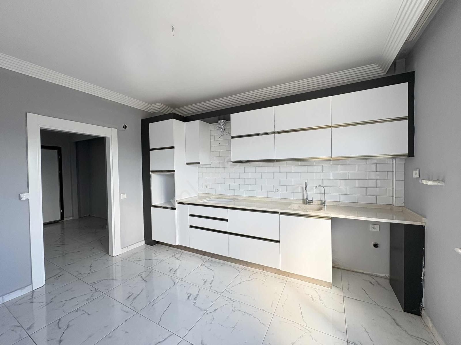 Fevzi Çakmak'ta Site İçi, Çok Geniş 3+1 Havuzlu Kiralık Daire - Görsel 24