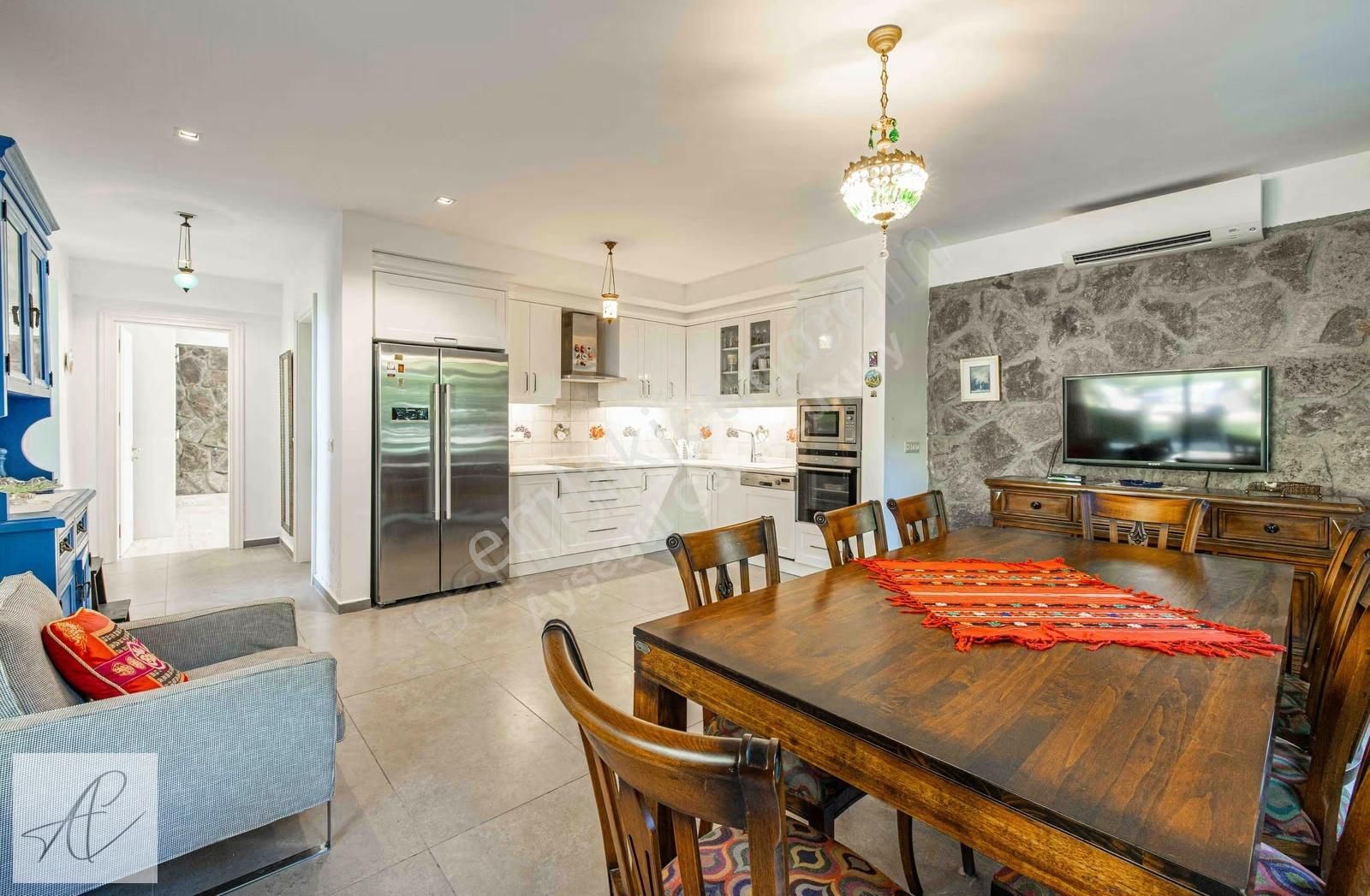 Akyarlar Karaincir'de, Denize Sıfır, Yazlık Taş Ev - Görsel 17