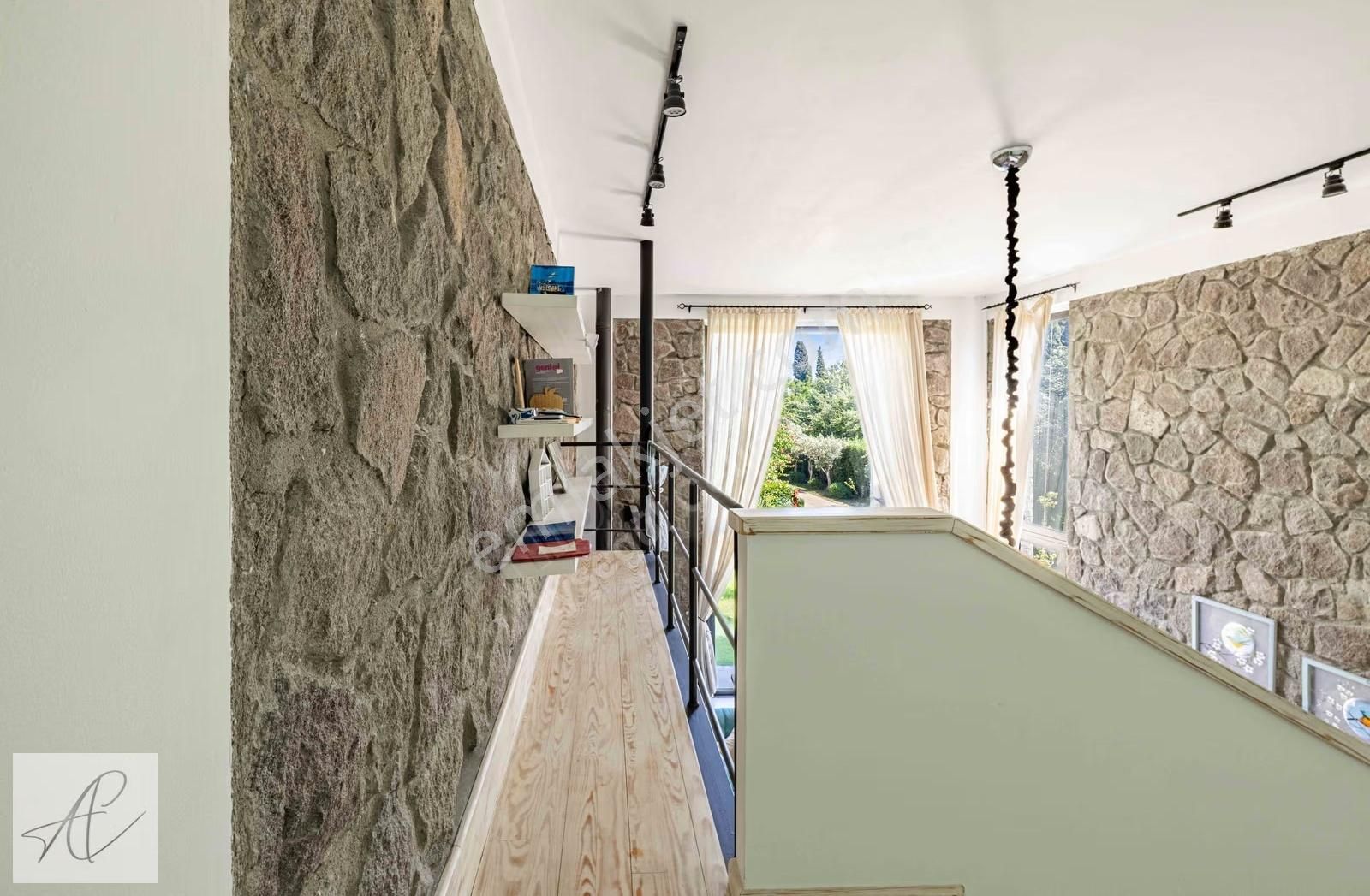 Akyarlar Karaincir'de, Denize Sıfır, Yazlık Taş Ev - Görsel 2