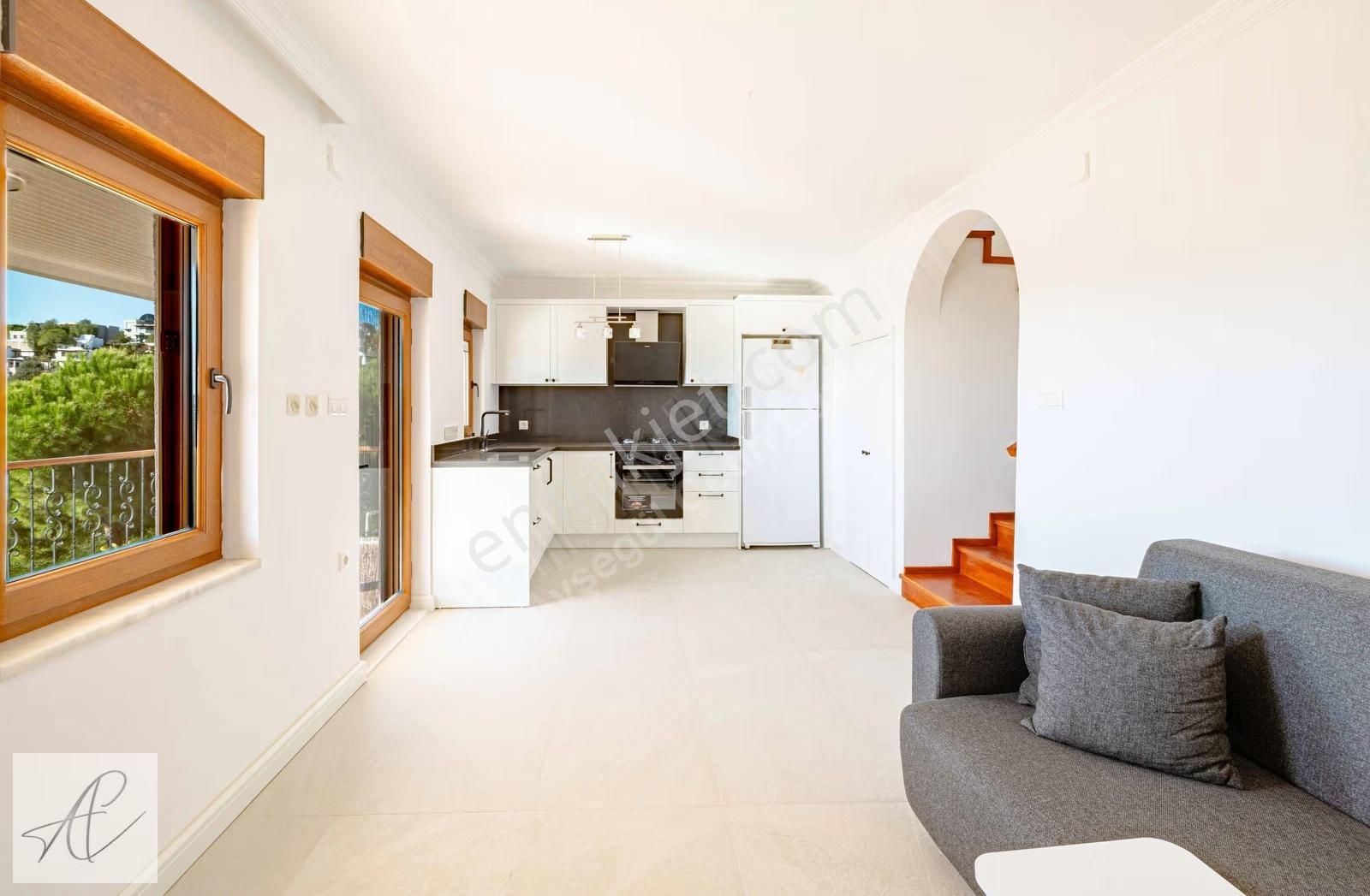 Bitez, Aktur, C Mahallesi Alangülü'nde, Tamamen Yenilenmiş Villa - Görsel 15