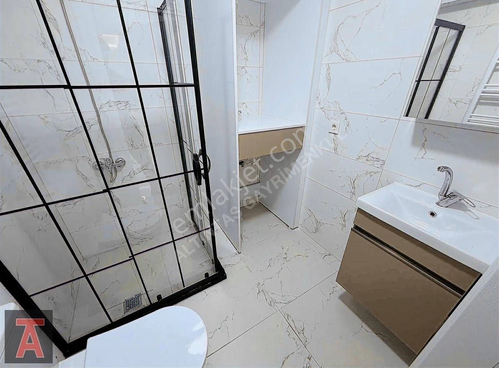 Elvan Mah'de Ara Katta Ultra Lüx Yapılı Cadde Üzeri 3+1 - Görsel 12