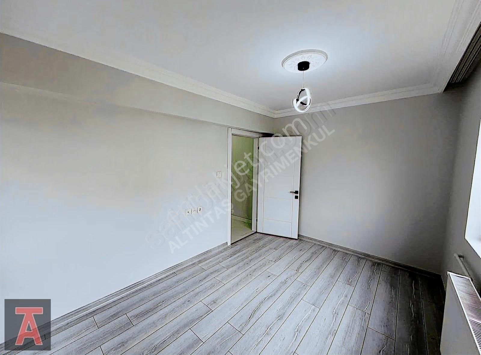 Elvan Mah'de Ara Katta Ultra Lüx Yapılı Cadde Üzeri 3+1 - Görsel 5