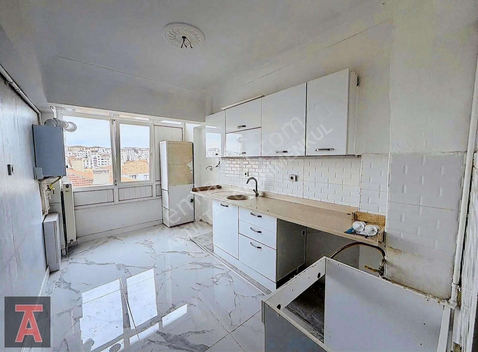 30 Ağustos Mah'de Ara Katta Yatırıma Oturuma Uygun 3+1 - Görsel 11