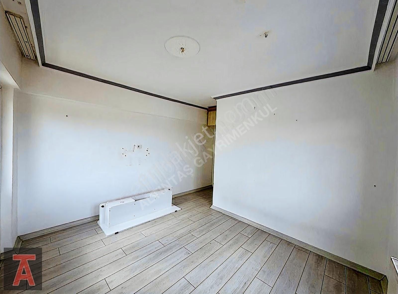 30 Ağustos Mah'de Ara Katta Yatırıma Oturuma Uygun 3+1 - Görsel 30