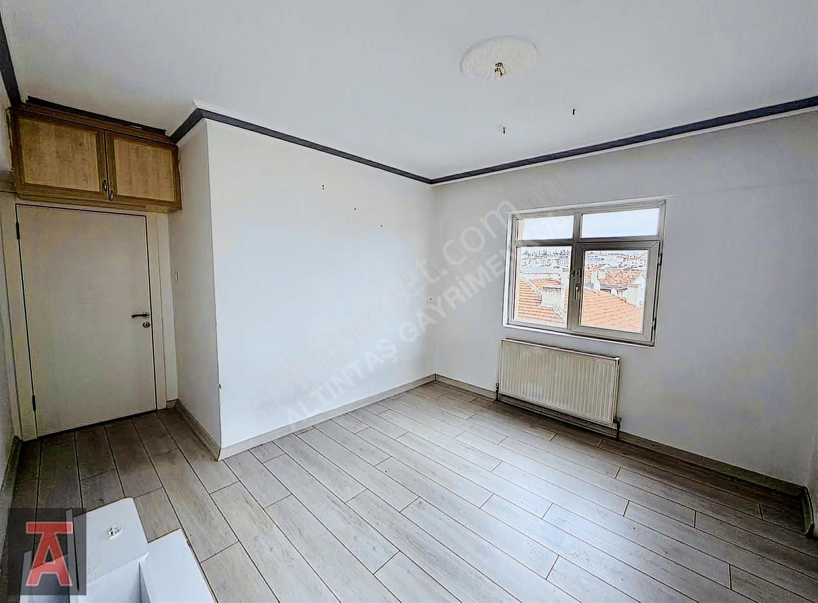 30 Ağustos Mah'de Ara Katta Yatırıma Oturuma Uygun 3+1 - Görsel 15