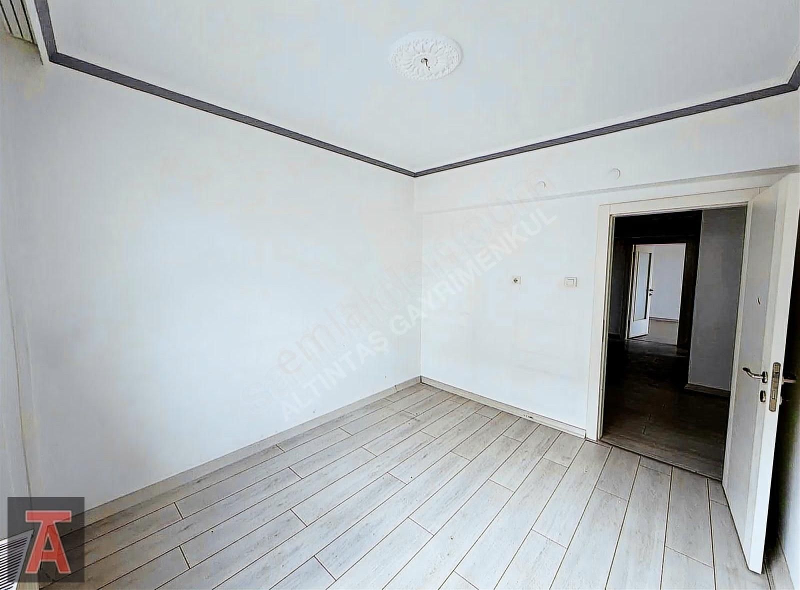 30 Ağustos Mah'de Ara Katta Yatırıma Oturuma Uygun 3+1 - Görsel 26