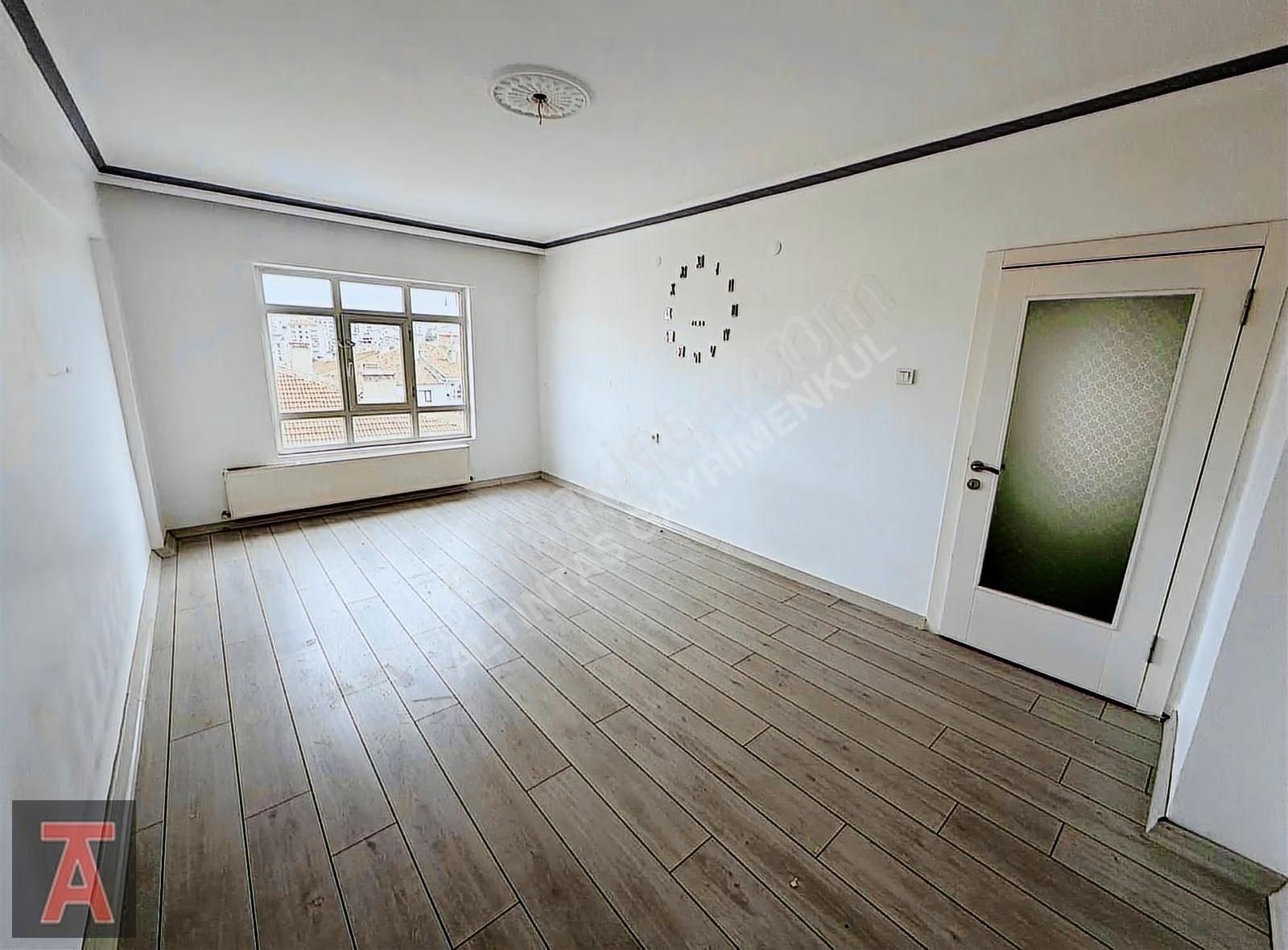 30 Ağustos Mah'de Ara Katta Yatırıma Oturuma Uygun 3+1 - Görsel 24