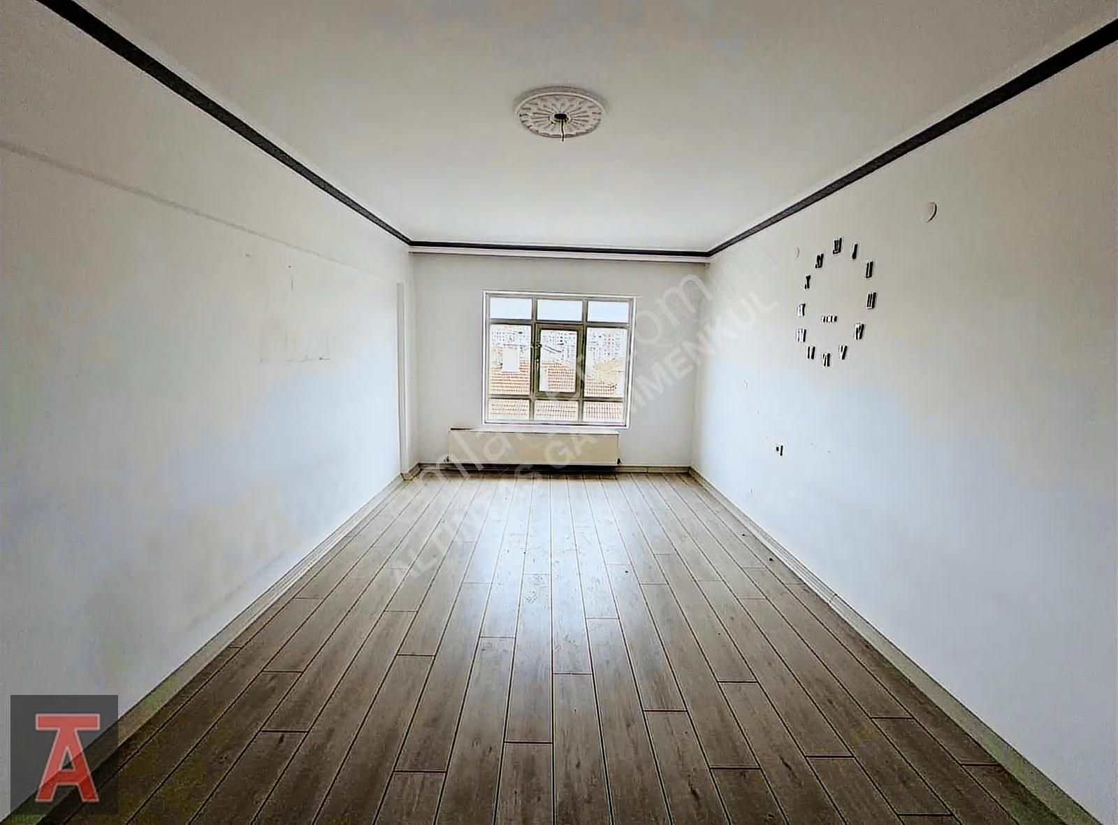 30 Ağustos Mah'de Ara Katta Yatırıma Oturuma Uygun 3+1 - Görsel 9