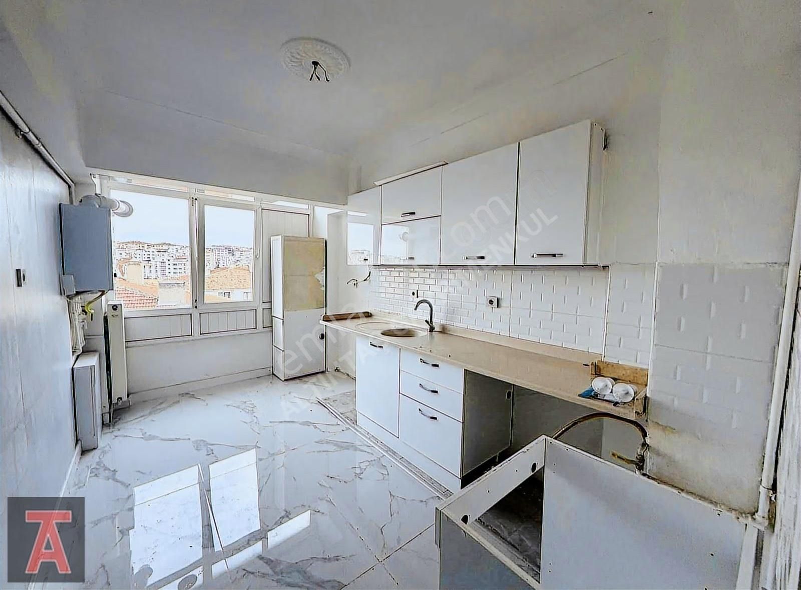 30 Ağustos Mah'de Ara Katta Yatırıma Oturuma Uygun 3+1 - Görsel 19