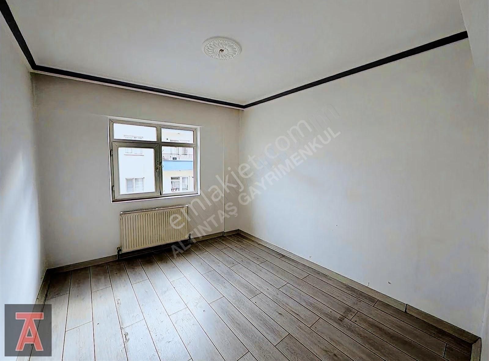 30 Ağustos Mah'de Ara Katta Yatırıma Oturuma Uygun 3+1 - Görsel 16