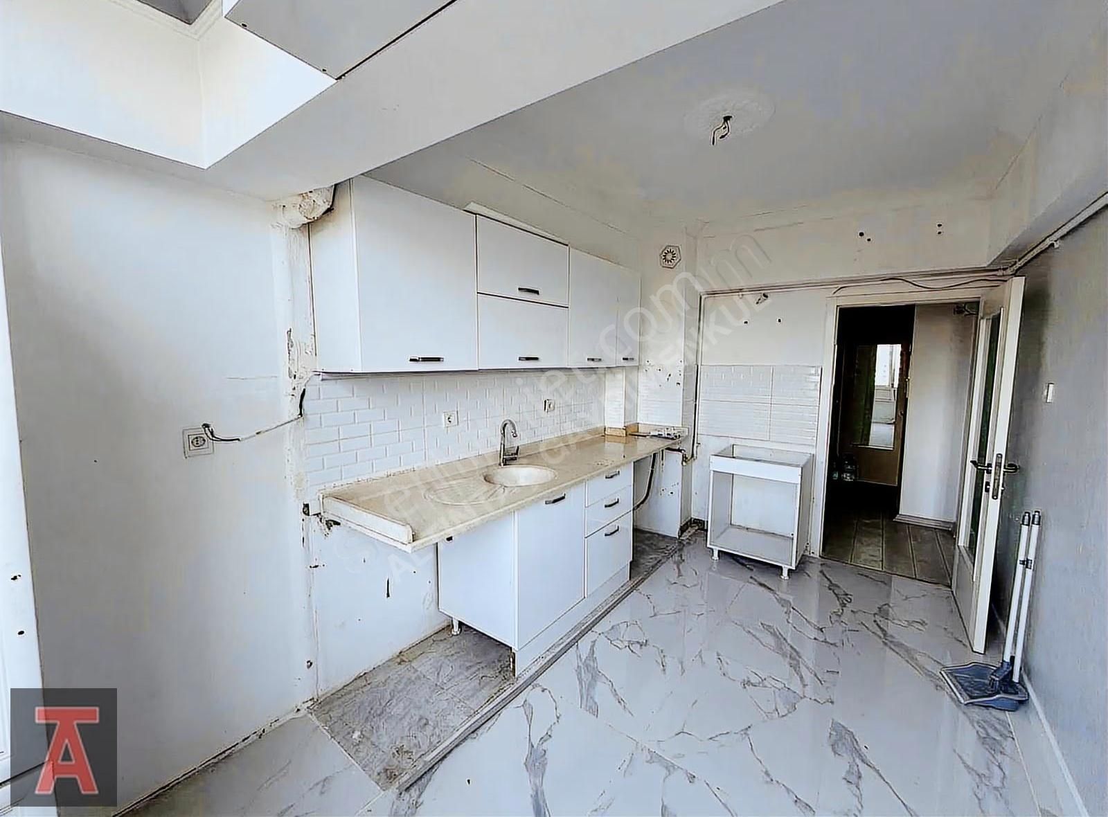 30 Ağustos Mah'de Ara Katta Yatırıma Oturuma Uygun 3+1 - Görsel 17