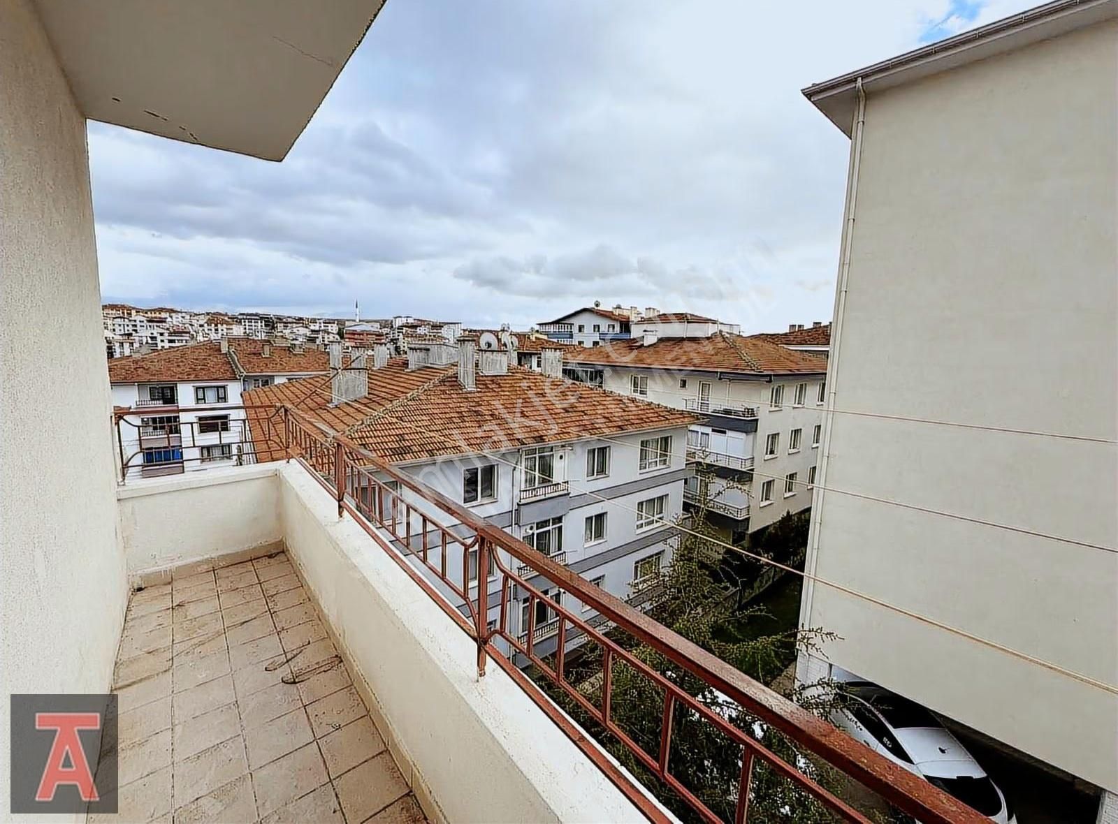 30 Ağustos Mah'de Ara Katta Yatırıma Oturuma Uygun 3+1 - Görsel 34