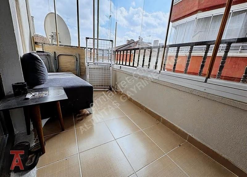 30 Ağustos Mah'de Geniş Metrekare Yapılı Ara Kat 3+1 Daire - Görsel 22